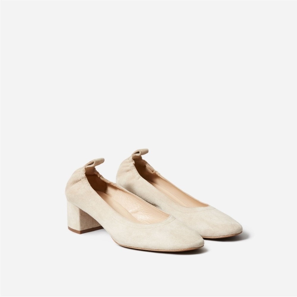 Everlane The Day Heel Cream Suede Narrow Fit Block Heels Size 6.5